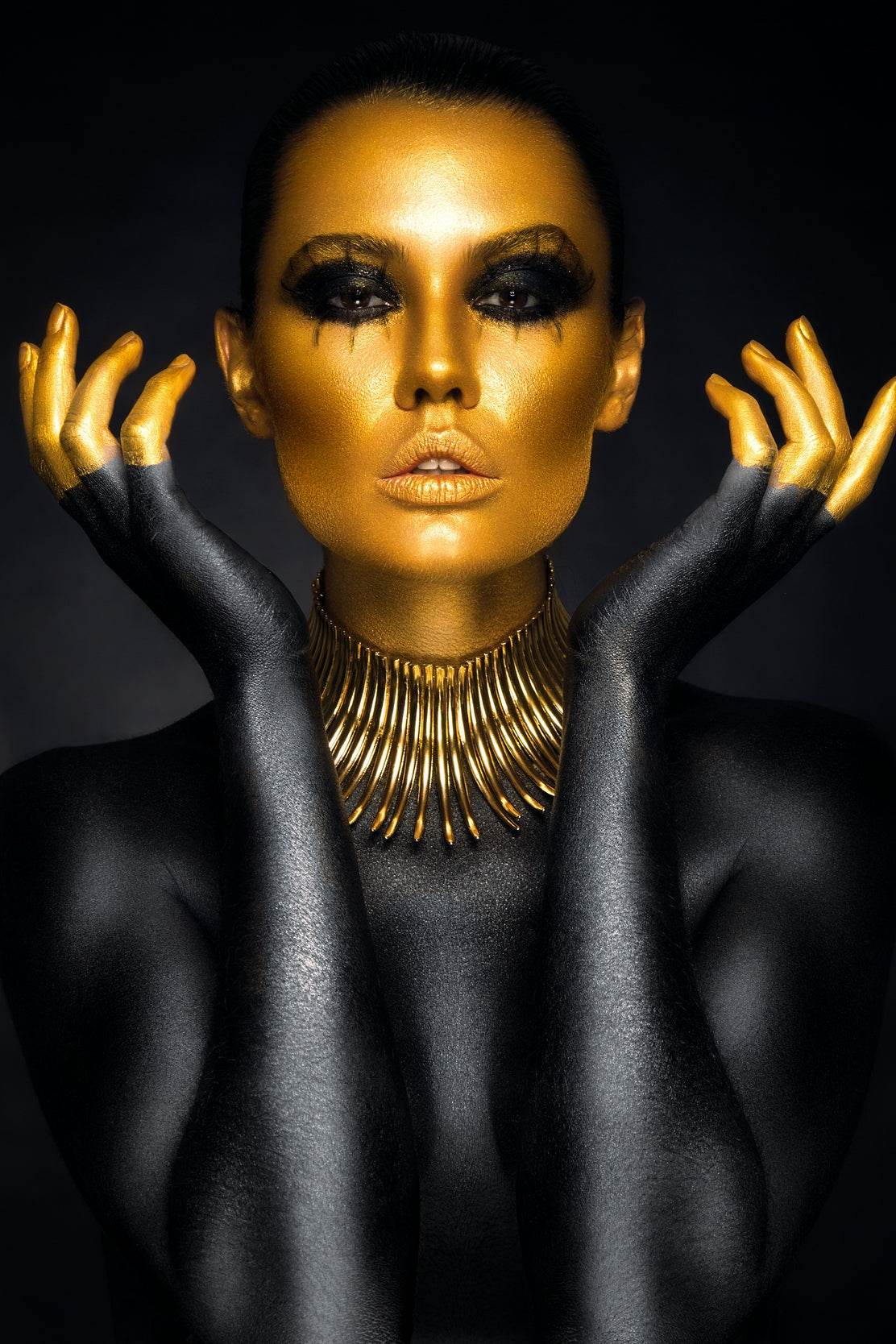Golden Face Of a Woman Wall Art - beink online art store
