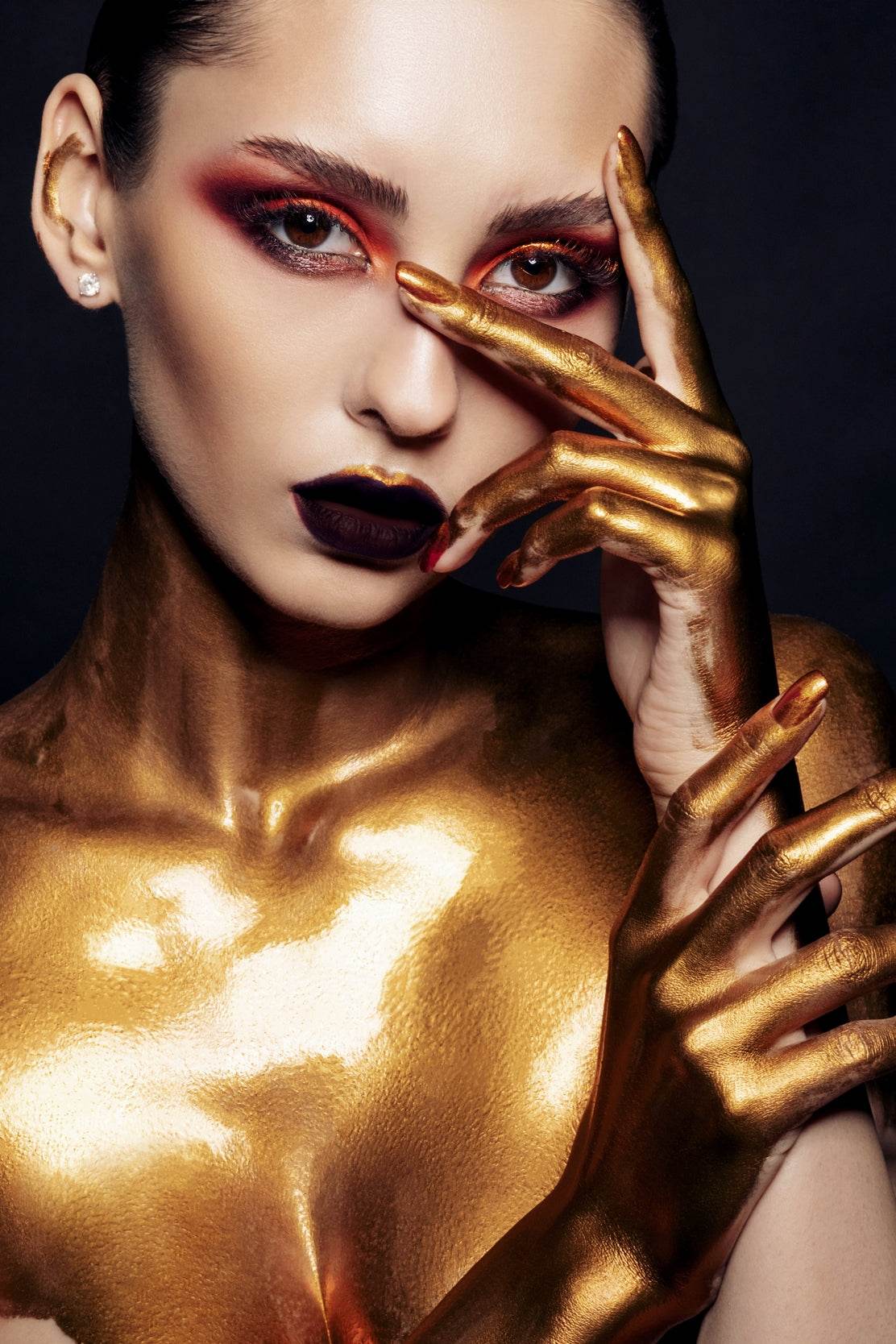 Golden Bust Of A Woman Wall Art - beink online art store