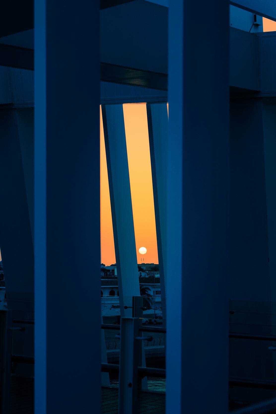 A Sneaking Sunset Wall Art - beink online art store