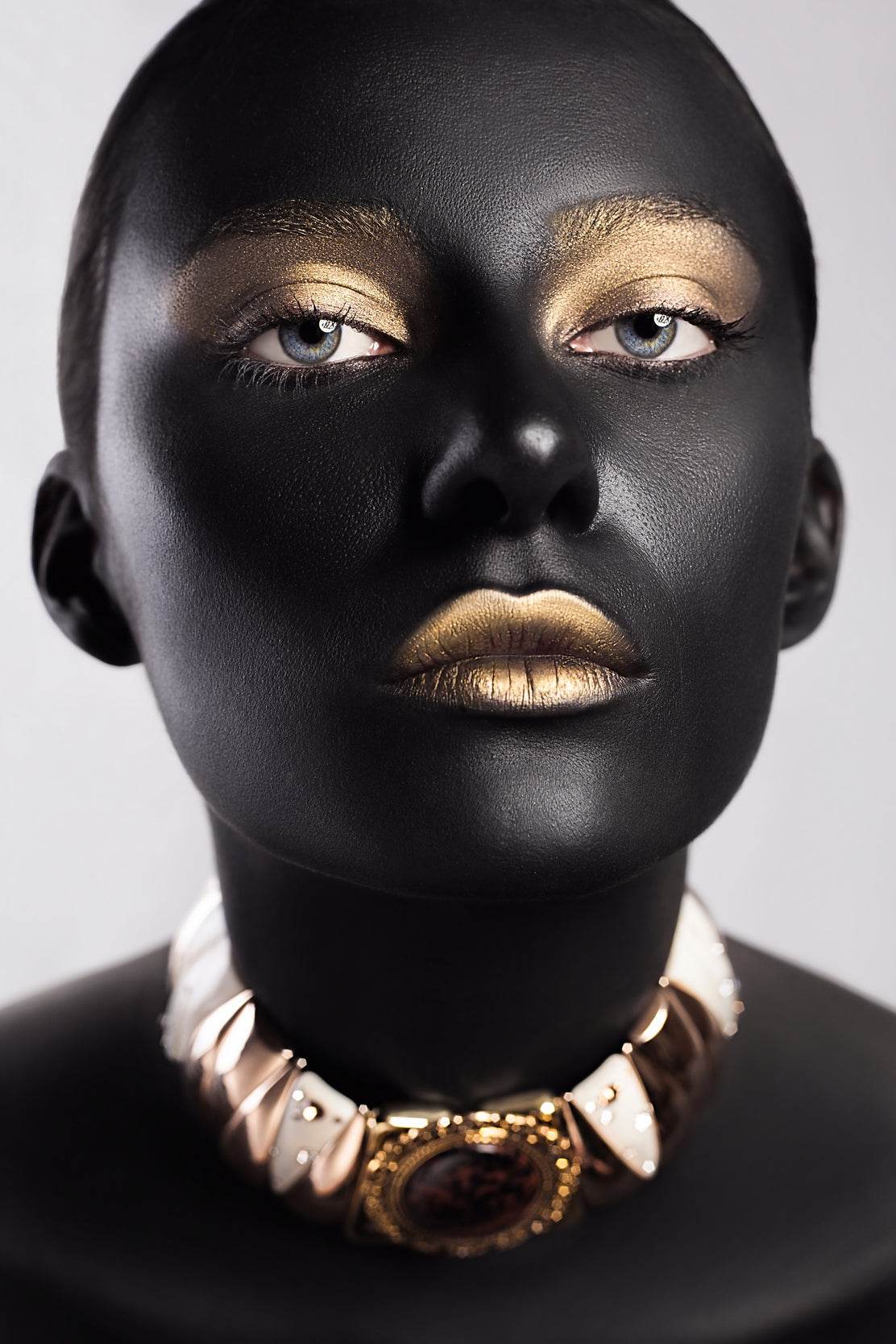 Arte Black Gold On a Woman Face Wall Art - beink online art store