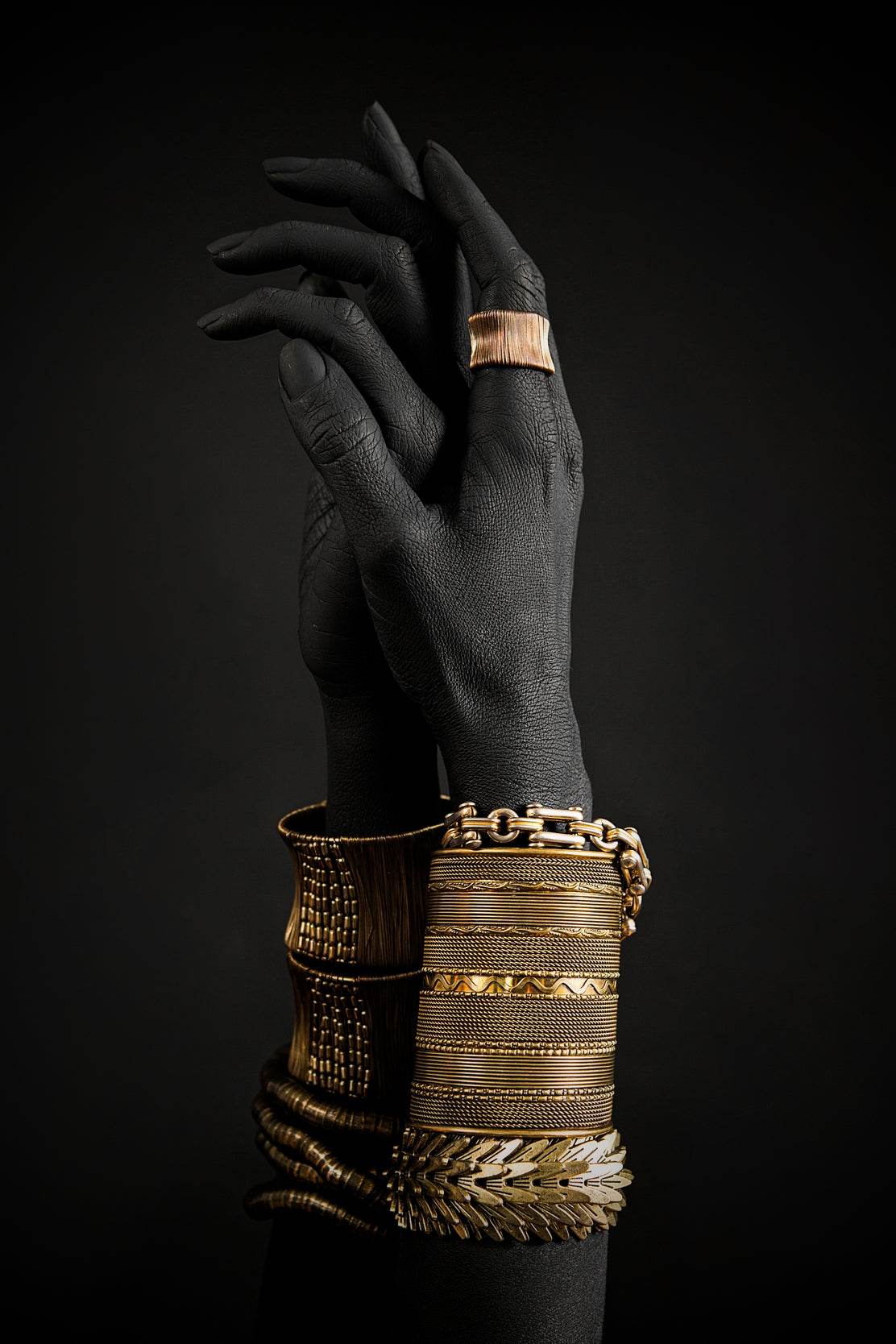 Black Woman Hand With Gold Bracelet Wall Art - beink online art store