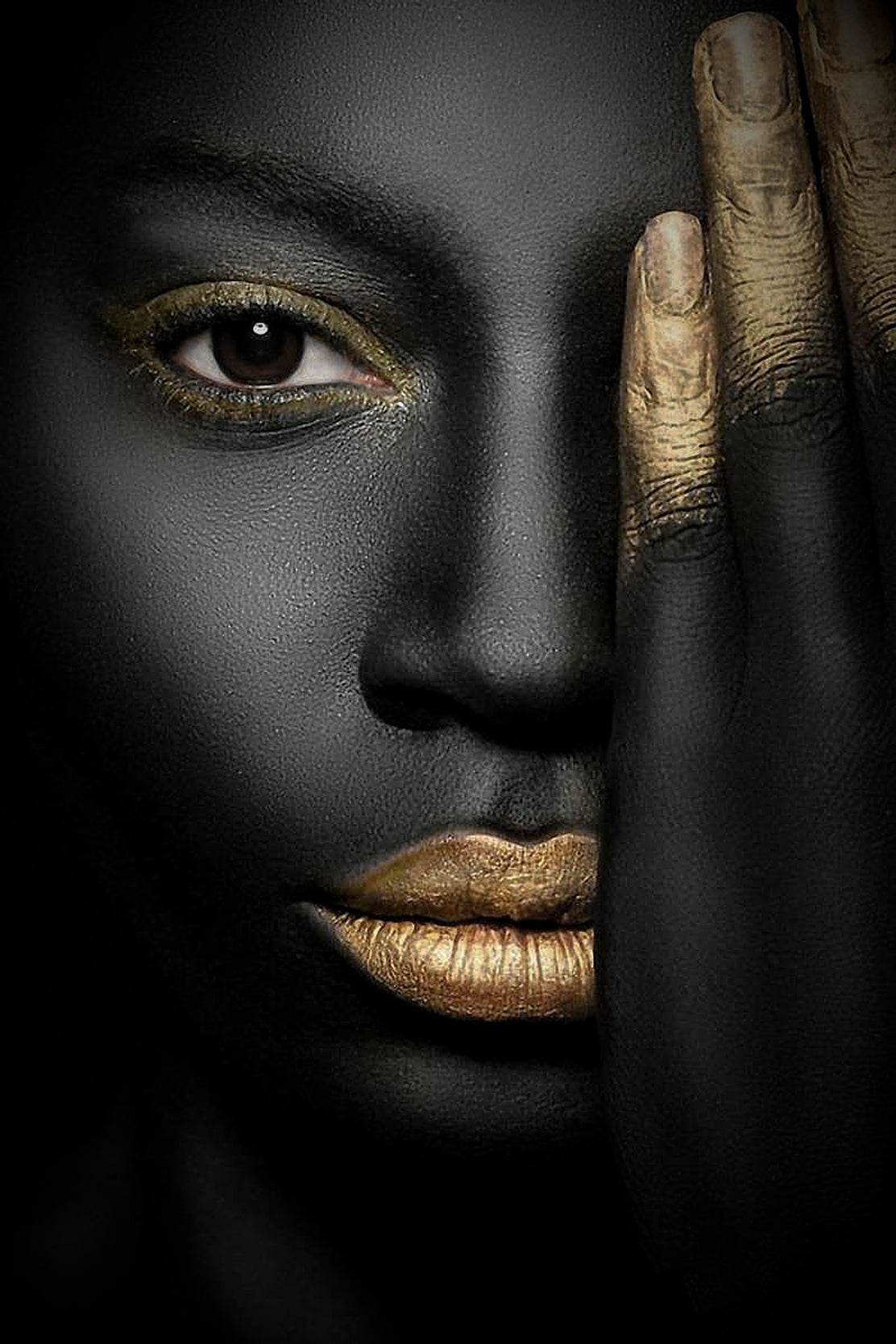 Black Woman With Golden Hourglass Wall Art - beink online art store