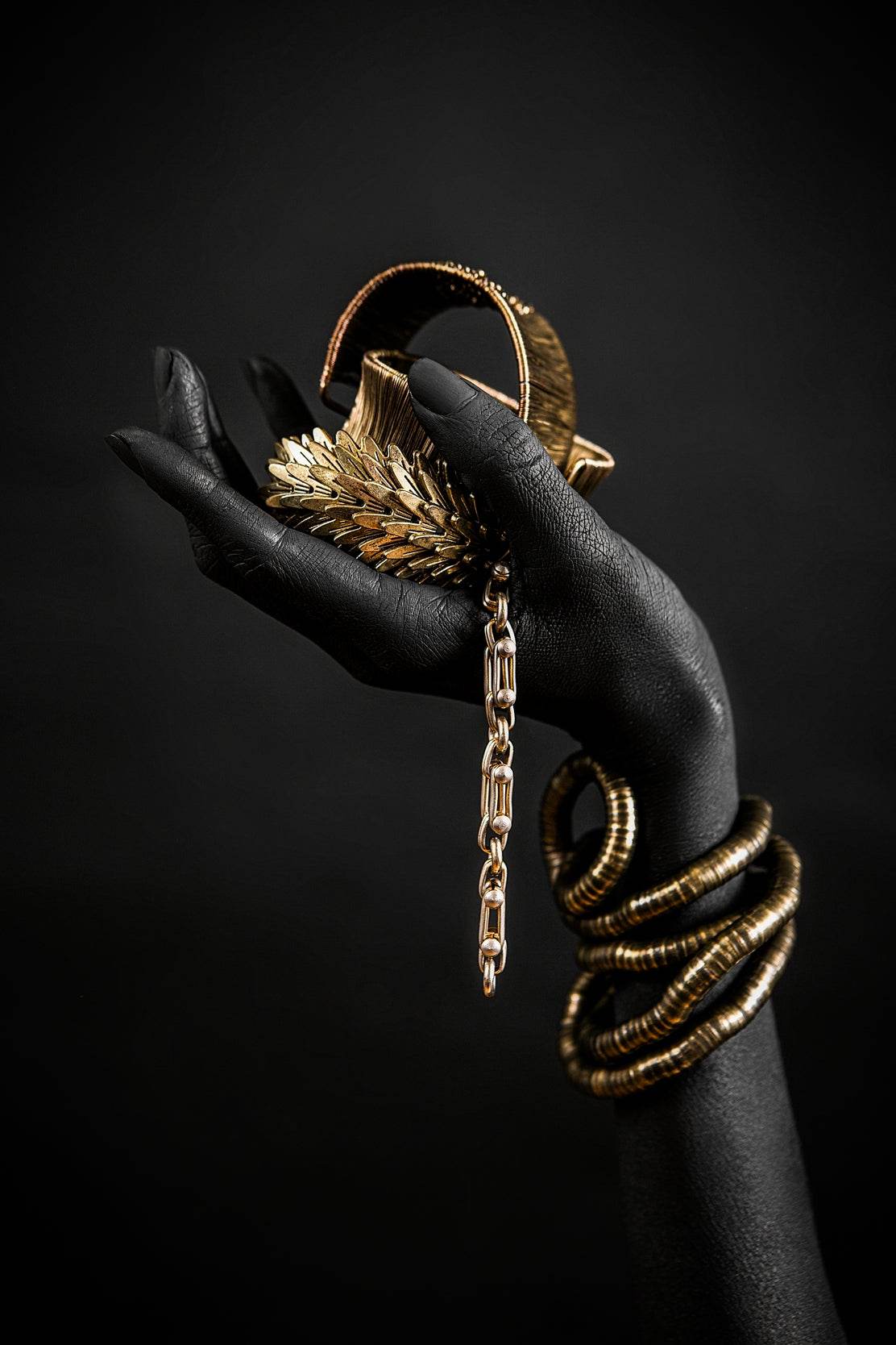 Ancient Jewelry in The Hands of A Black Woman - beink online art store
