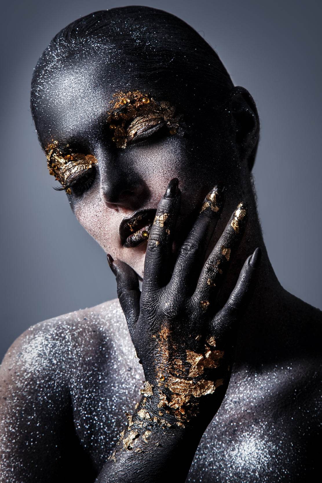 Beautiful Makeup of Golden Mascara Wall Art - beink online art store